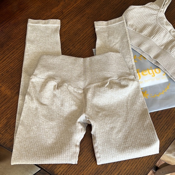NWT JETJOY EXERCISE OUTFIT LARGE tan ribbed New with tags in bag - Picture 3 of 8